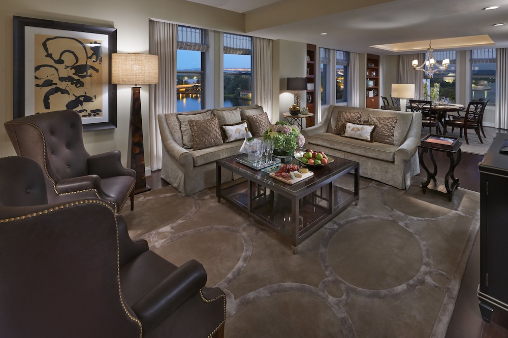 Salamander Washington DC (ex Mandarin Oriental Washington DC) 49/69