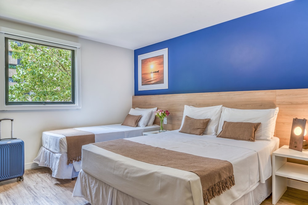 ROOM, DOUBLE BED