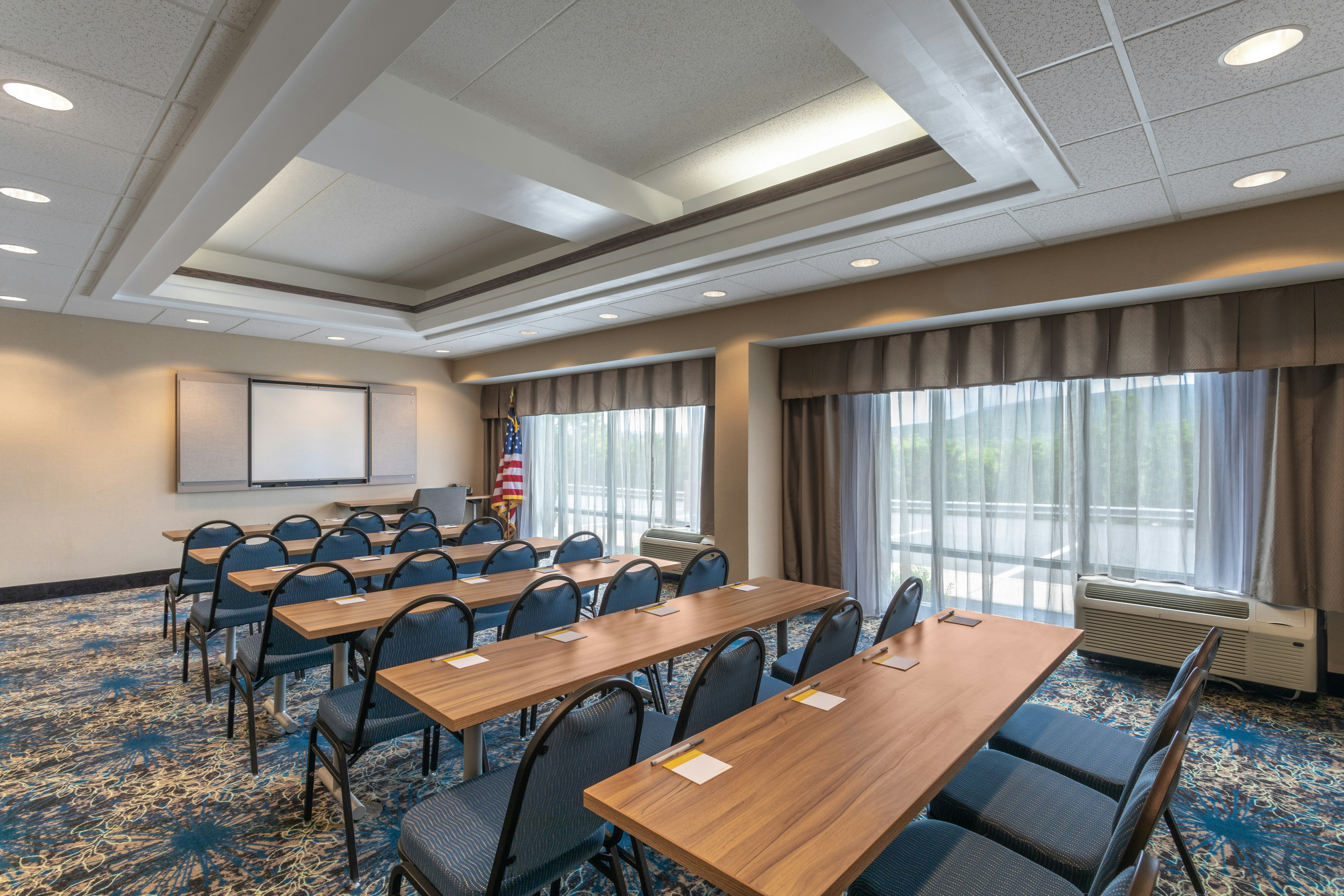 HAMPTON INN BEDFORD 44/52