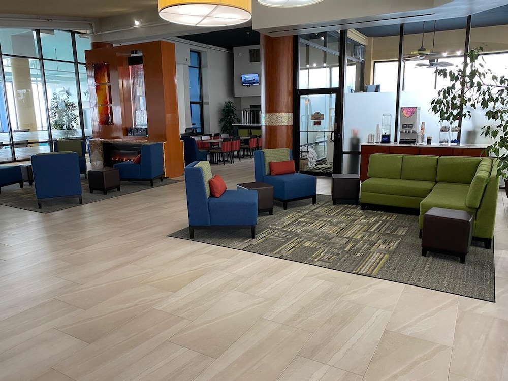 Coastal Hotel and Suites Virginia Beach - Oceanfront 23/29