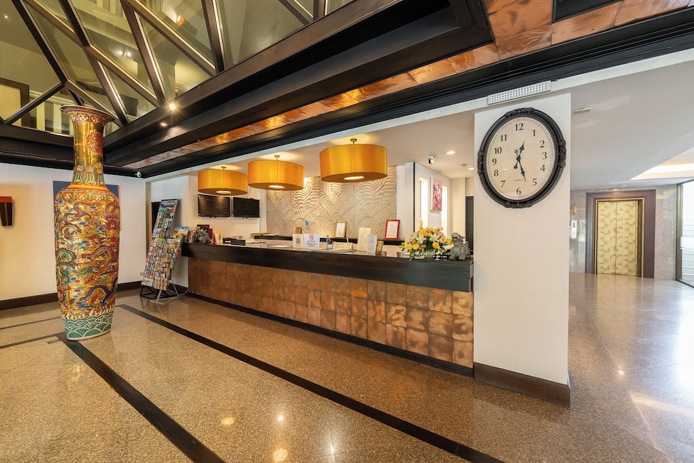 Royal Peninsula Hotel 17/66