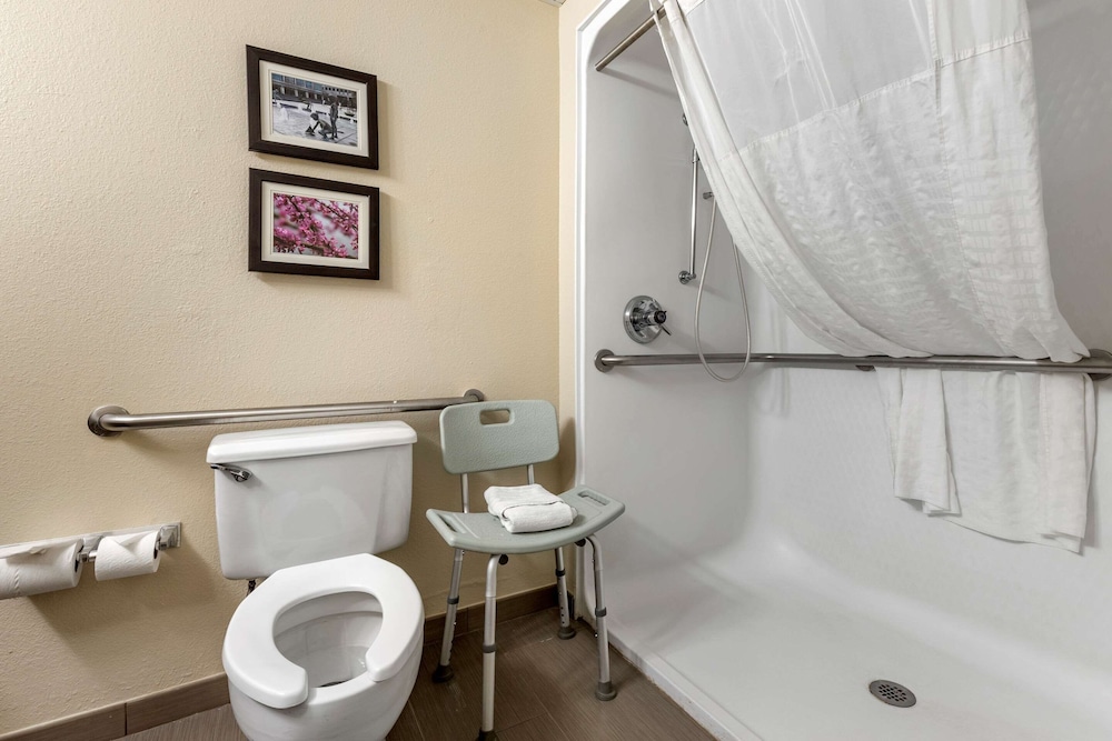 Comfort Inn Charlotte Airport Uptown 11/40