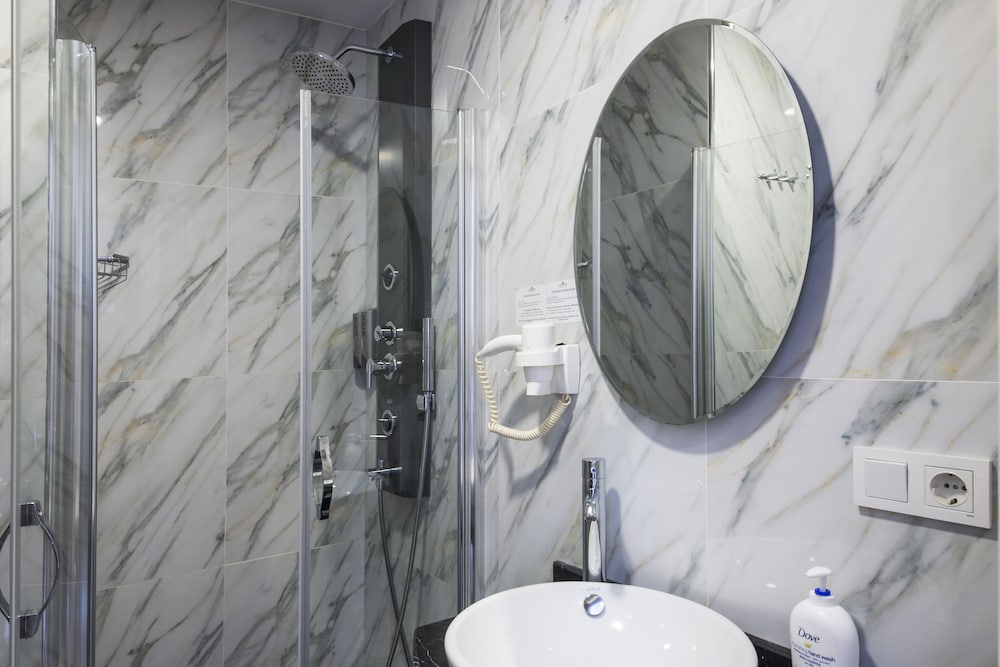 Aston Hotel Taksim (ex Aston Residence Hotel) 65/70