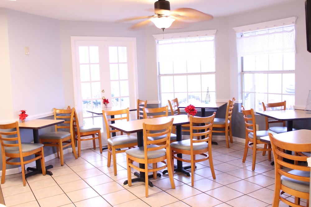 Gazebo Inn 39/44