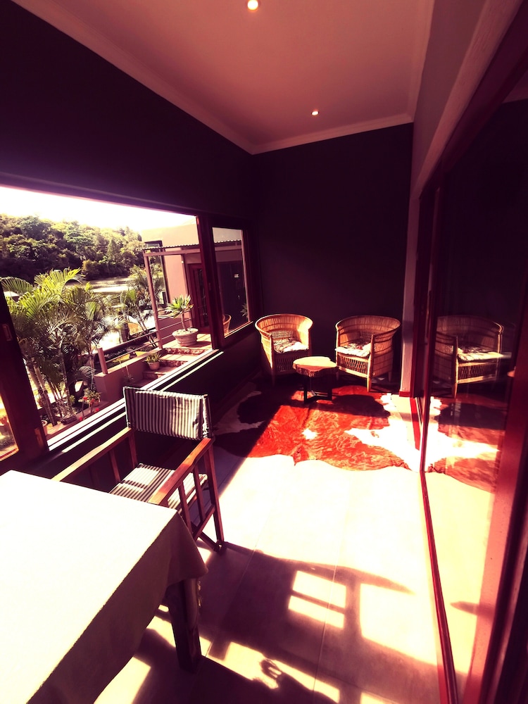 Bambuu Lakeside Lodge 23/50