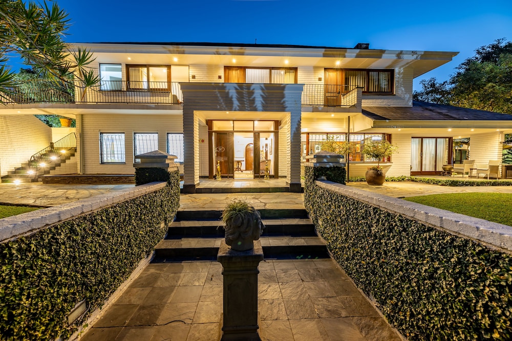 Sheppard Boutique Guesthouse 5/50
