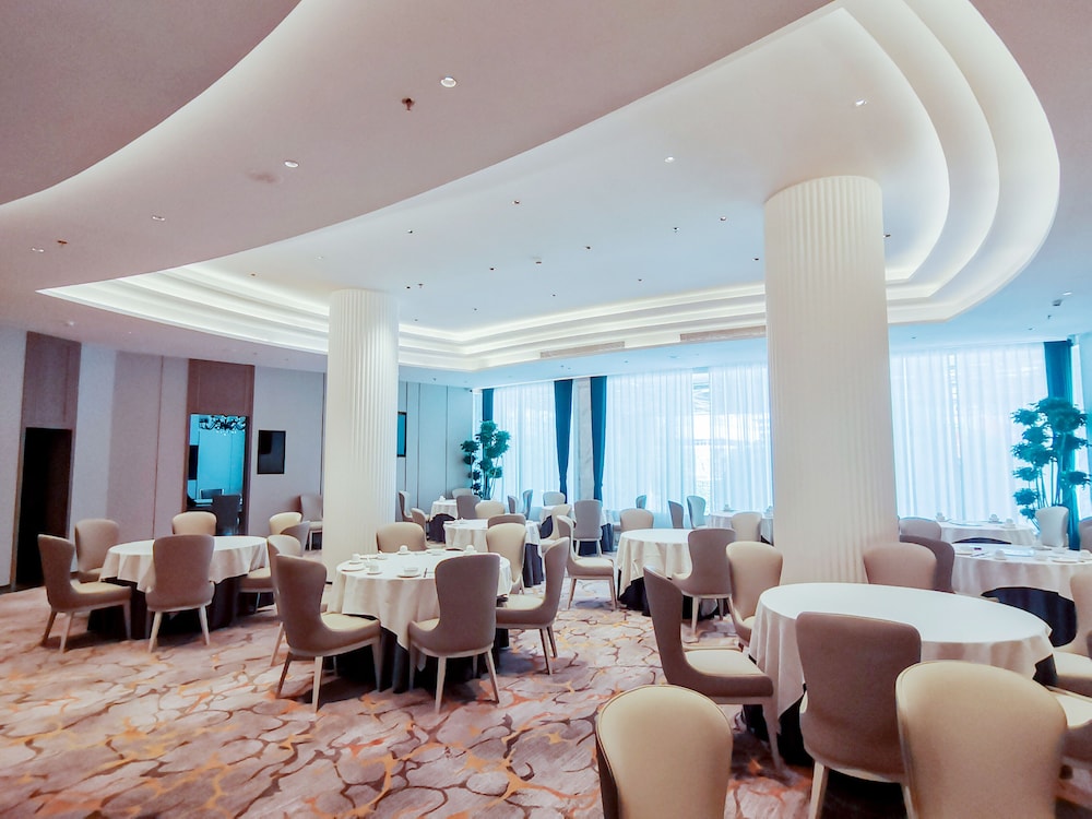 Shanghai Hotel 31/50