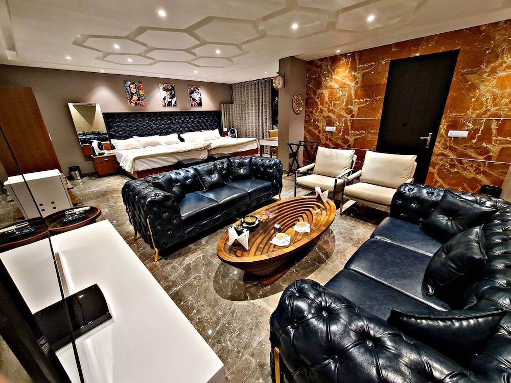 ROYAL CASTLE GRAND 27/27
