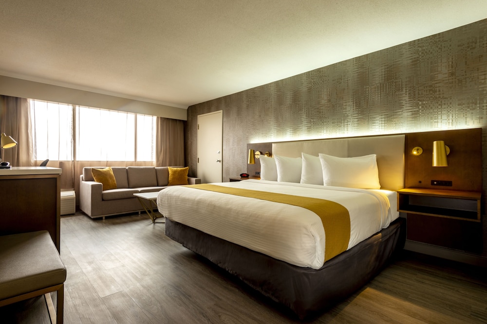 Gold, King Bed