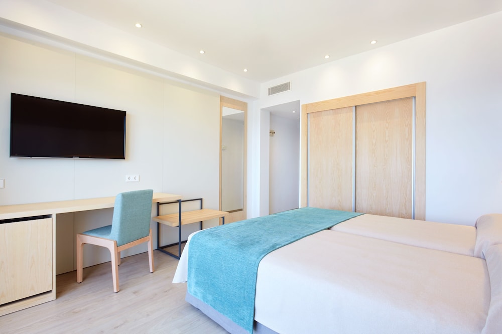 Universal Hotel Cabo Blanco Adults Only 13/75