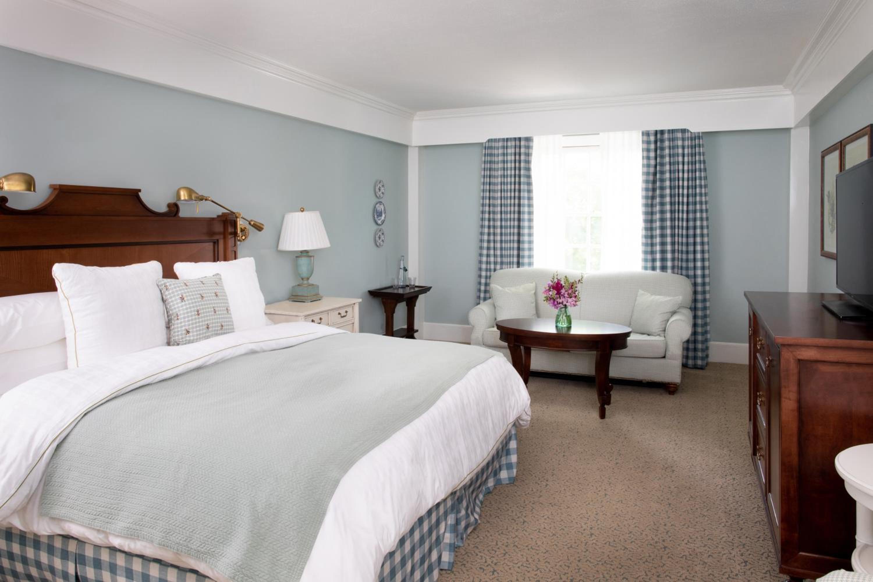Room, King Bed, Sofa
