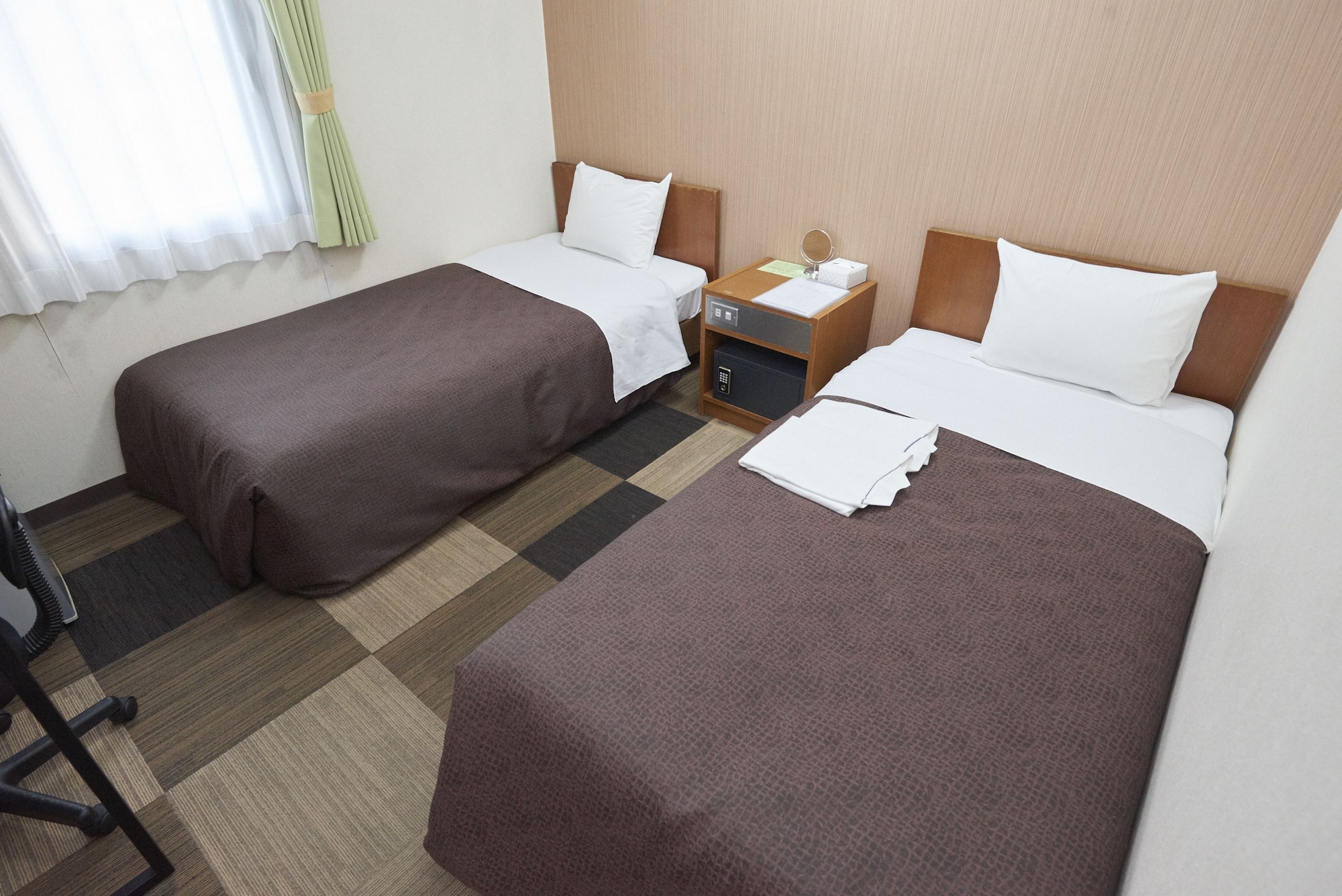 ECONOMY, TWIN BEDS