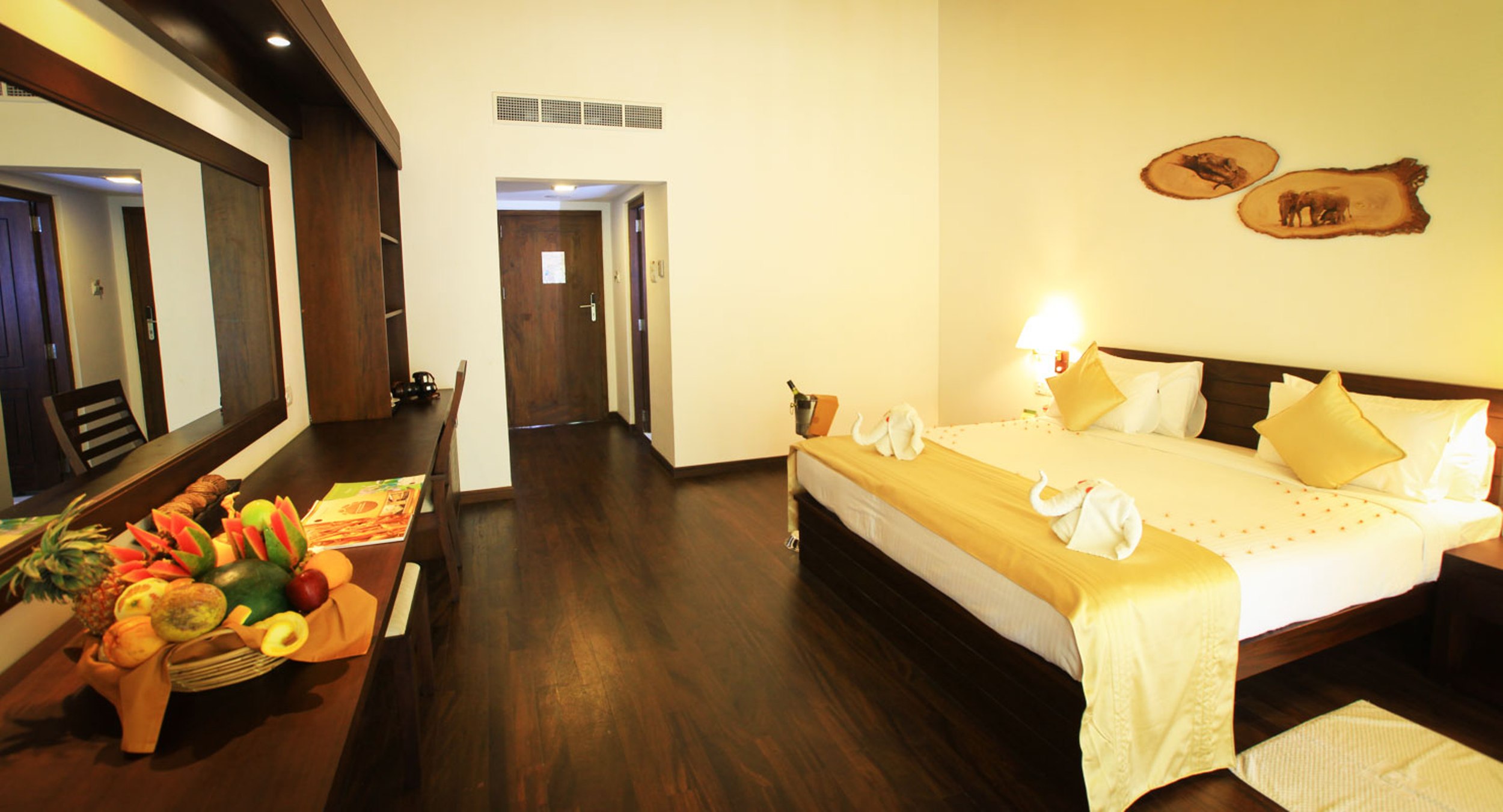 Deluxe, Double Bed