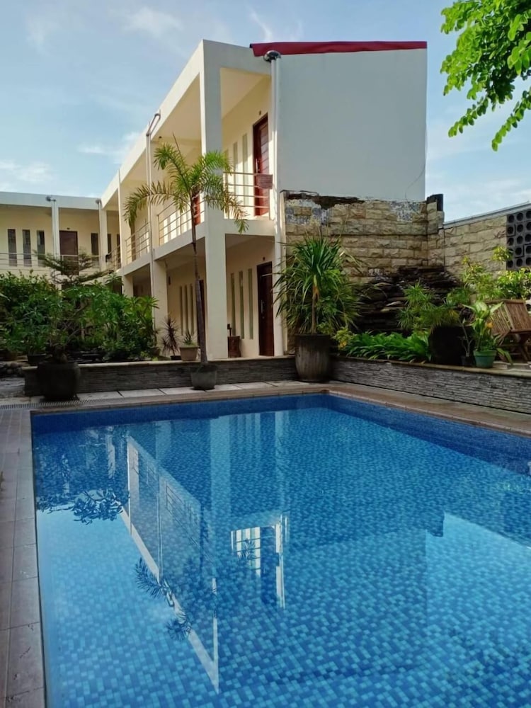 Satya Graha Hotel 12/79