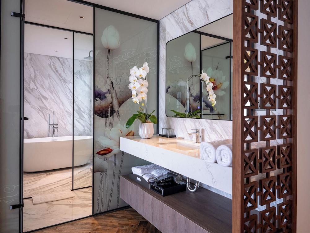 H Hotel Ha Noi 34/37
