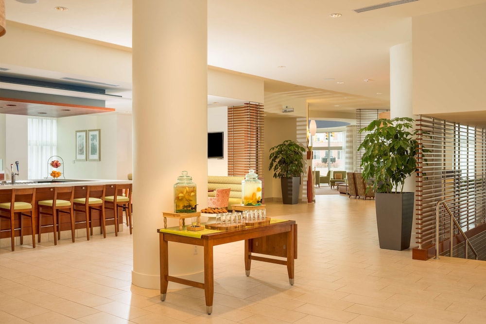 Hilton Garden Inn Alexandria Old Town National Harbor 39/52