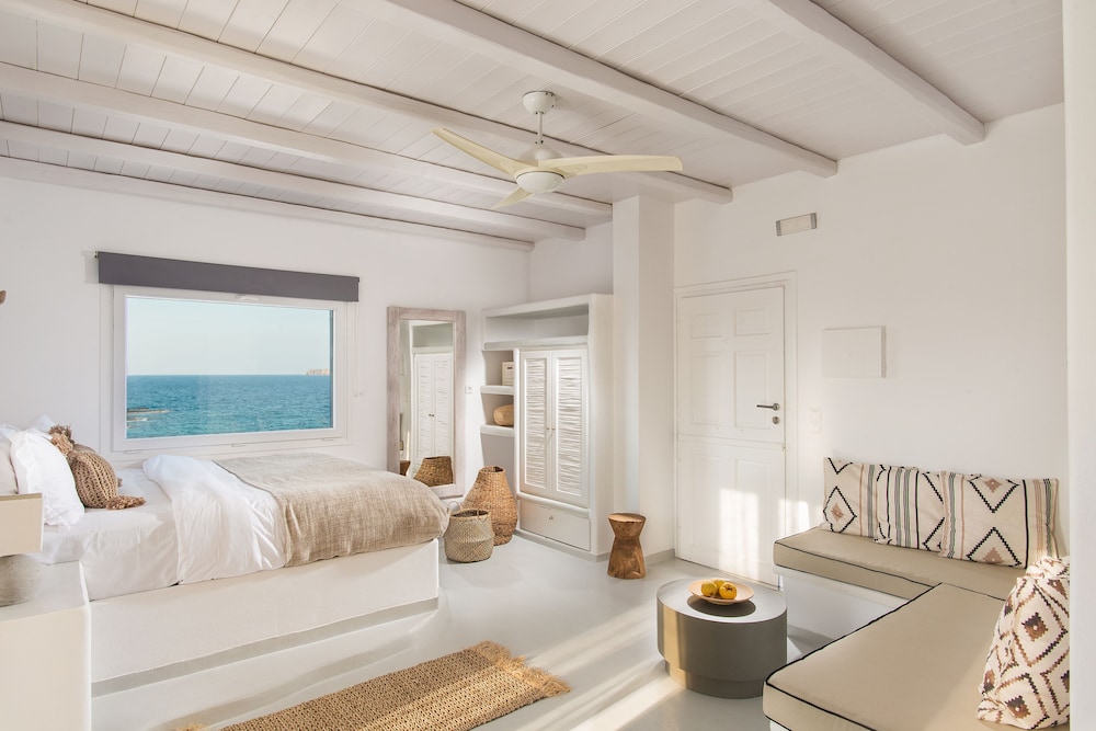 DELUXE, STUDIO, KING BED