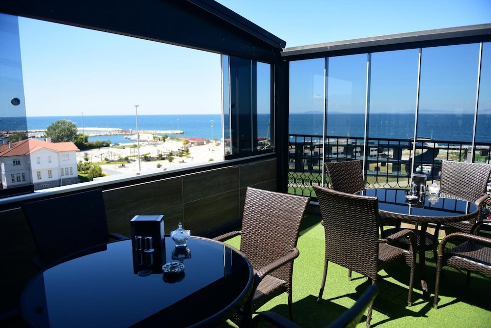 SEREF HOTEL 18/27