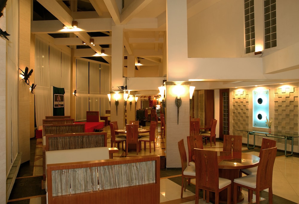 Pines Garden Resort 36/46