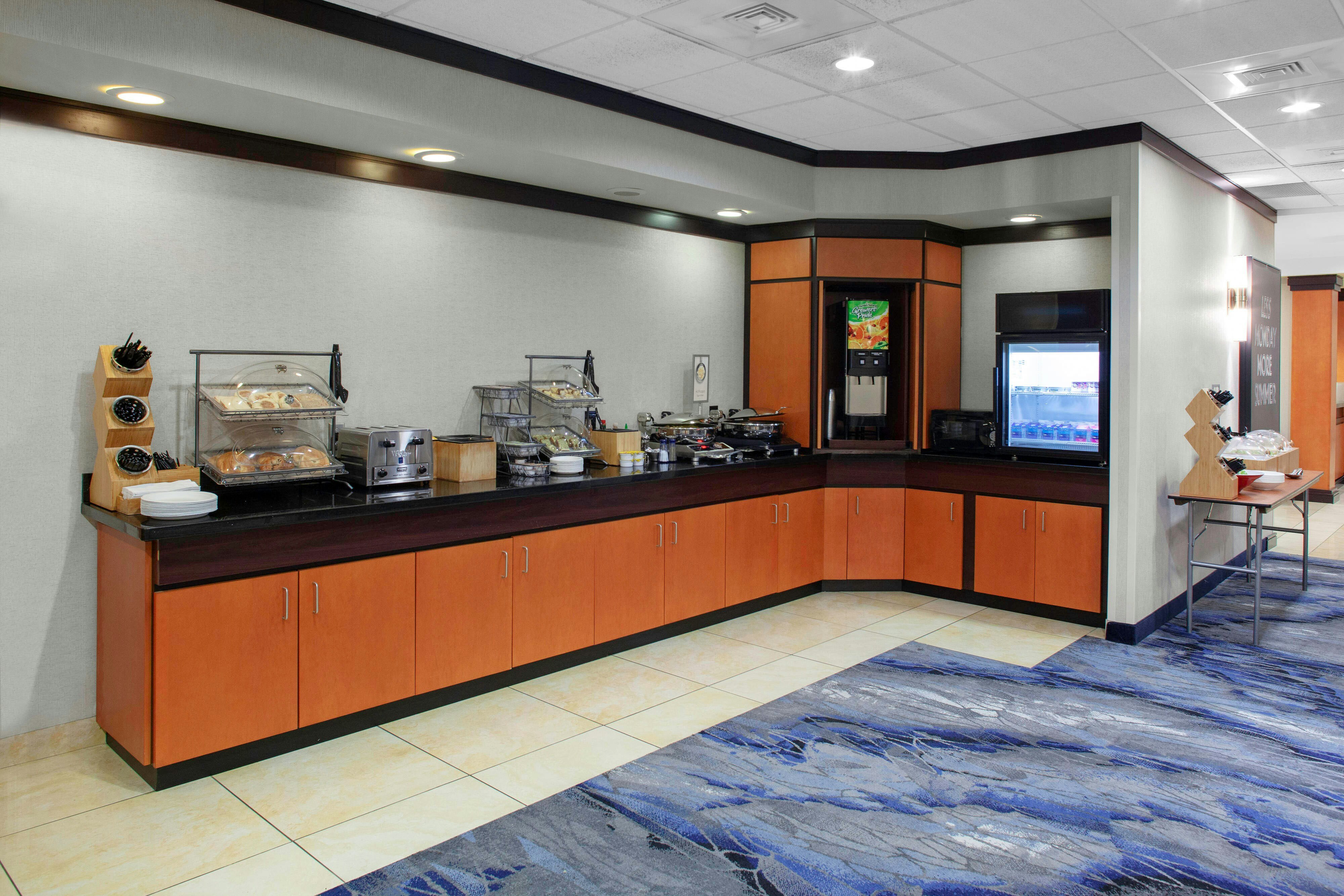 Lobby at FAIRFIELD INN SUITES INDIANAPOLIS AVON, AVON - IN