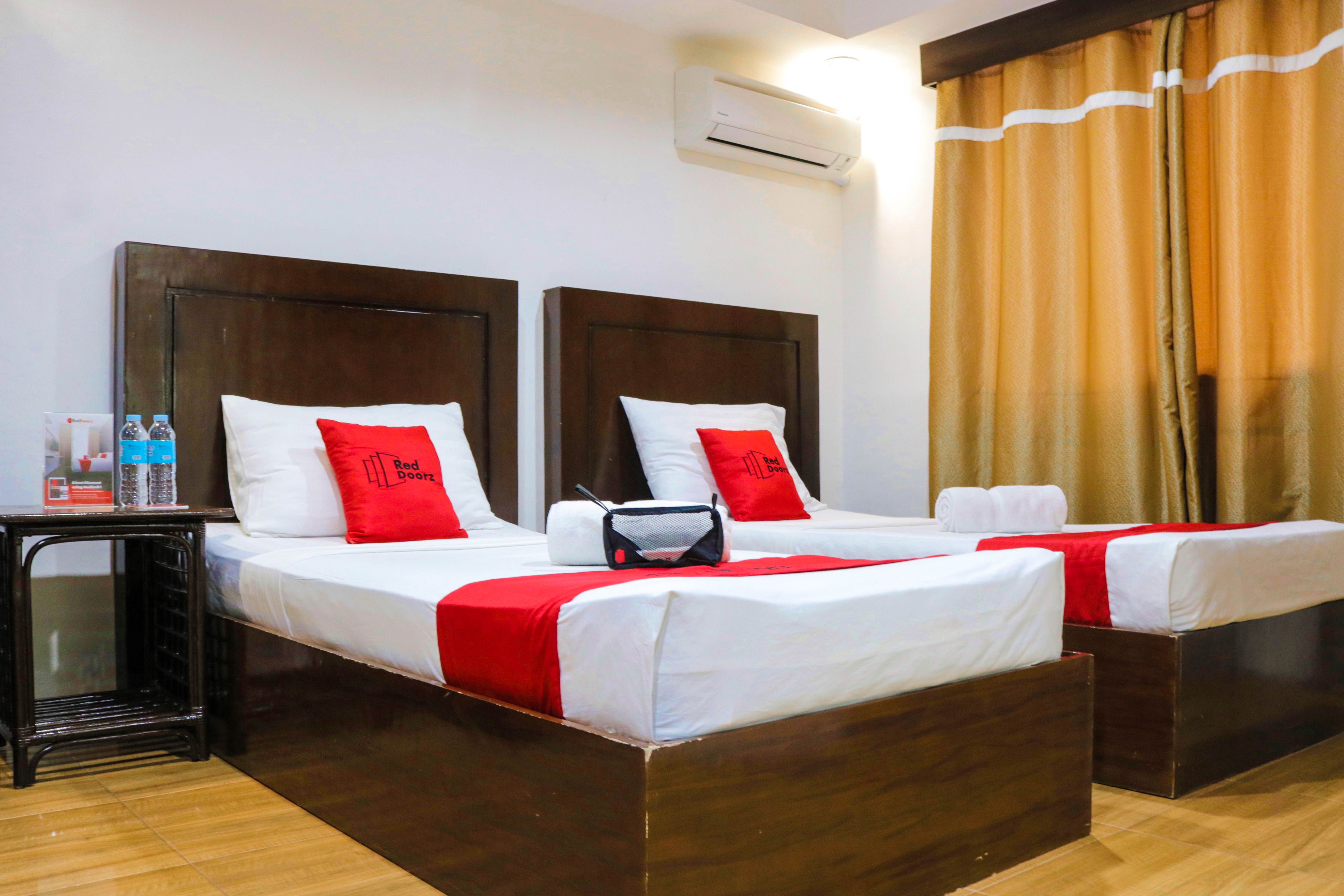 Room, Twin Beds
