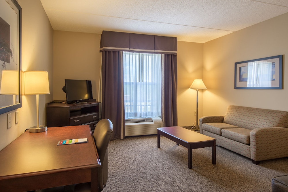 Hampton Inn & Suites Burlington NC 37/66