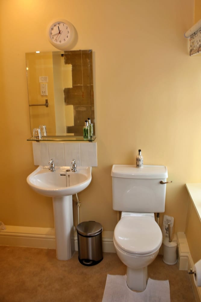 Wortley Cottage Guest House 50/58
