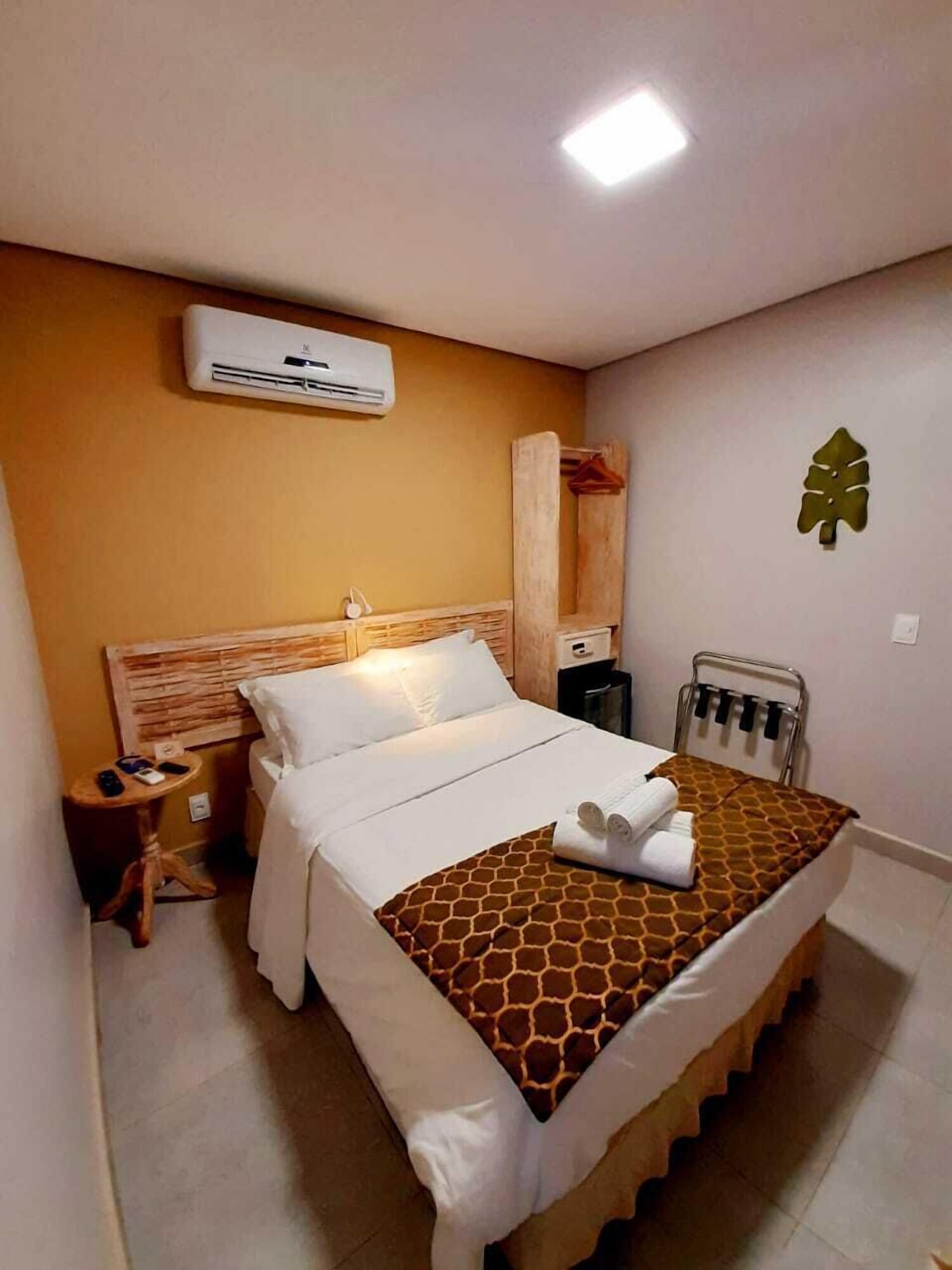 STANDARD, DOUBLE BED