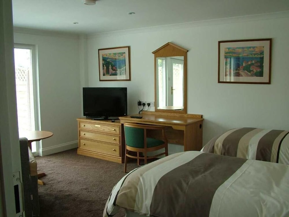 Gosfield Lake Resort 7/50