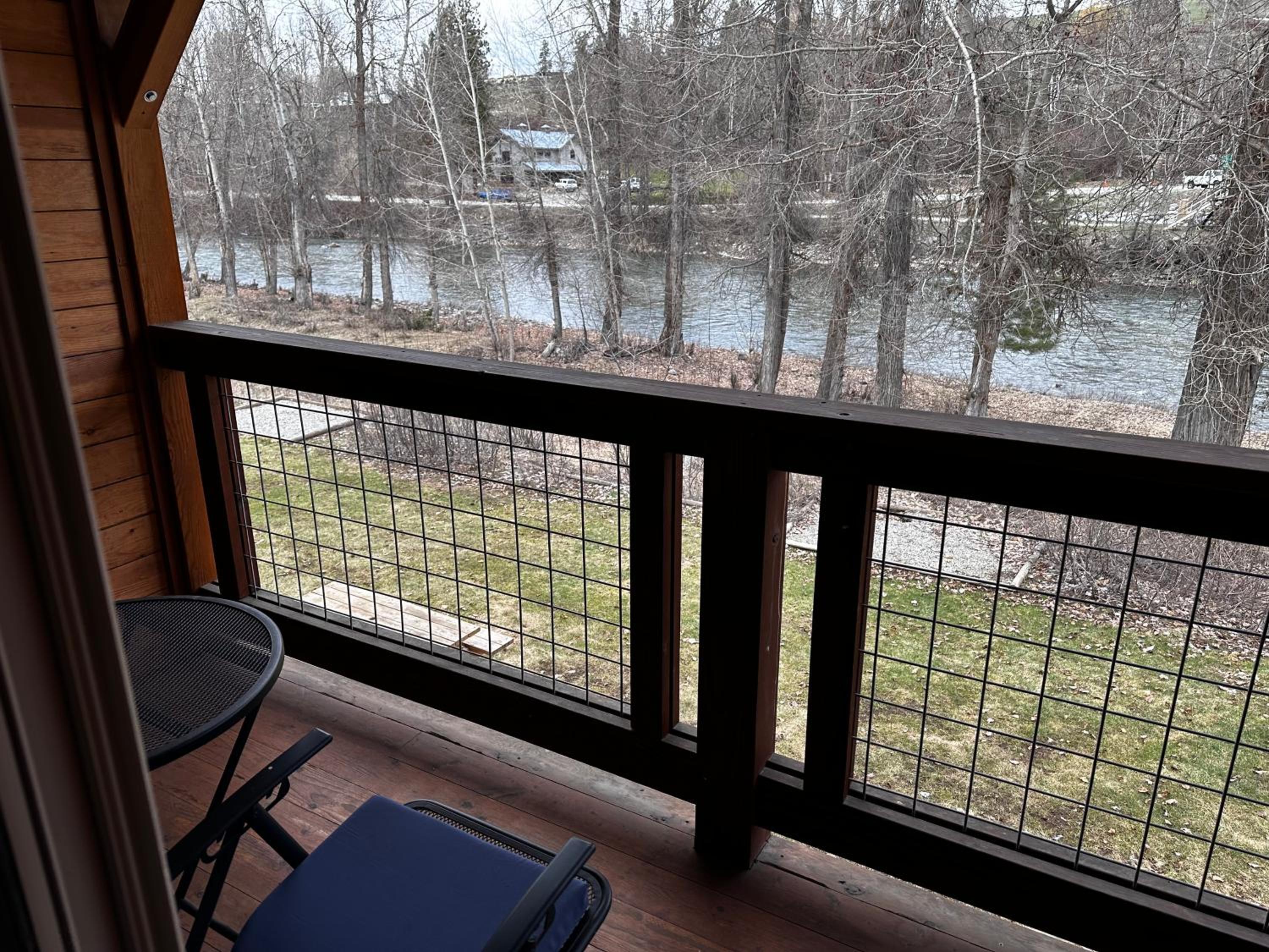 Methow River Lodge & Cabins 1/11