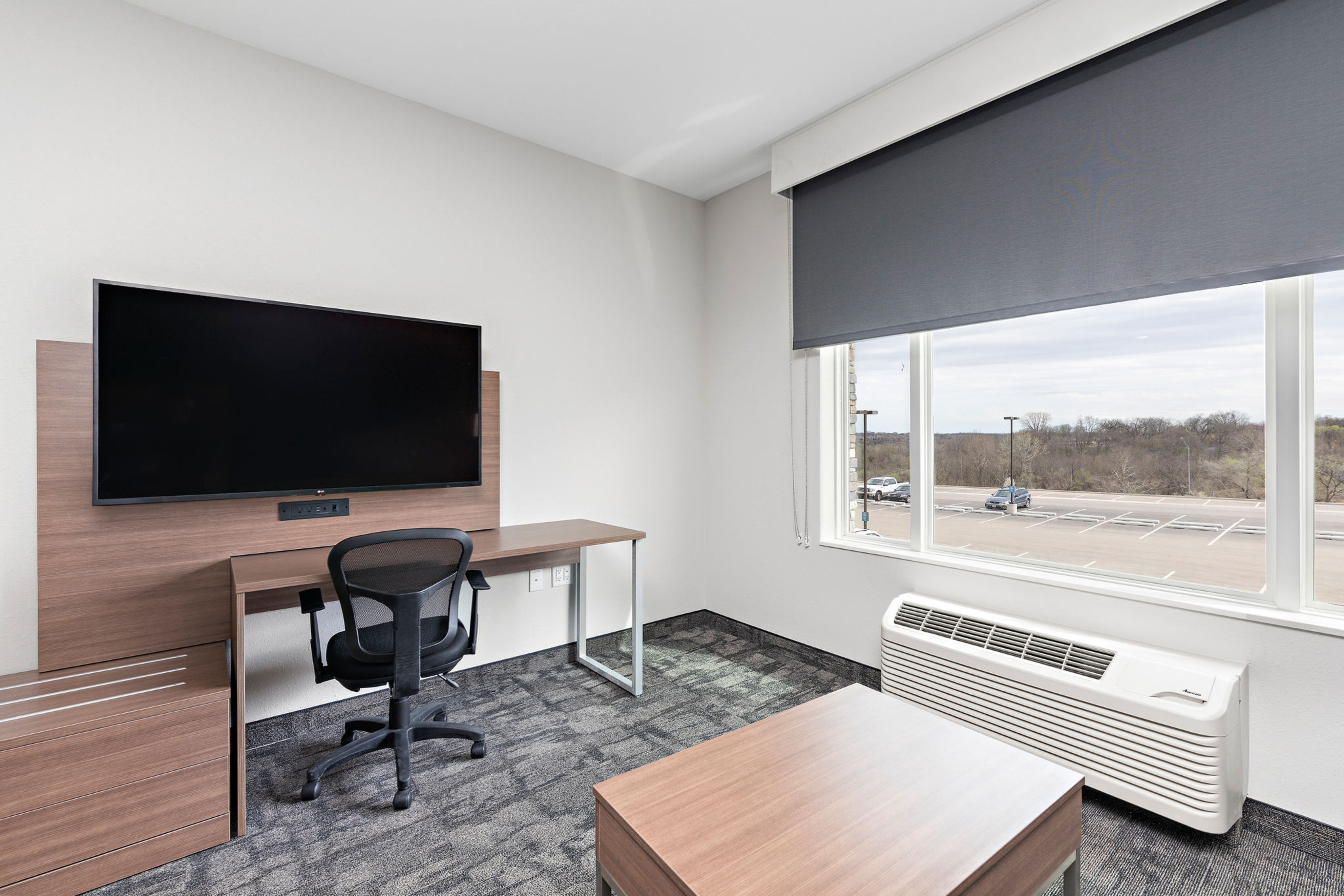 Holiday Inn Express Kansas City North Parkville, an IHG Hotel 41/50