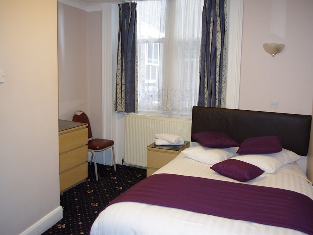 Belmont And Astoria Hotel 13/58