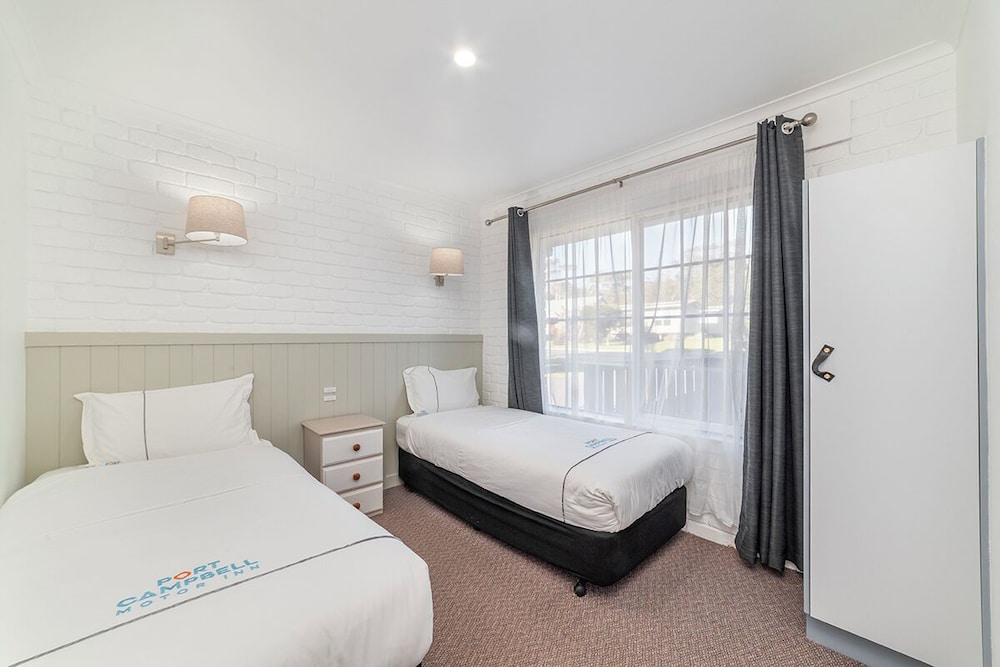 PORT CAMPBELL MOTOR INN 17/50