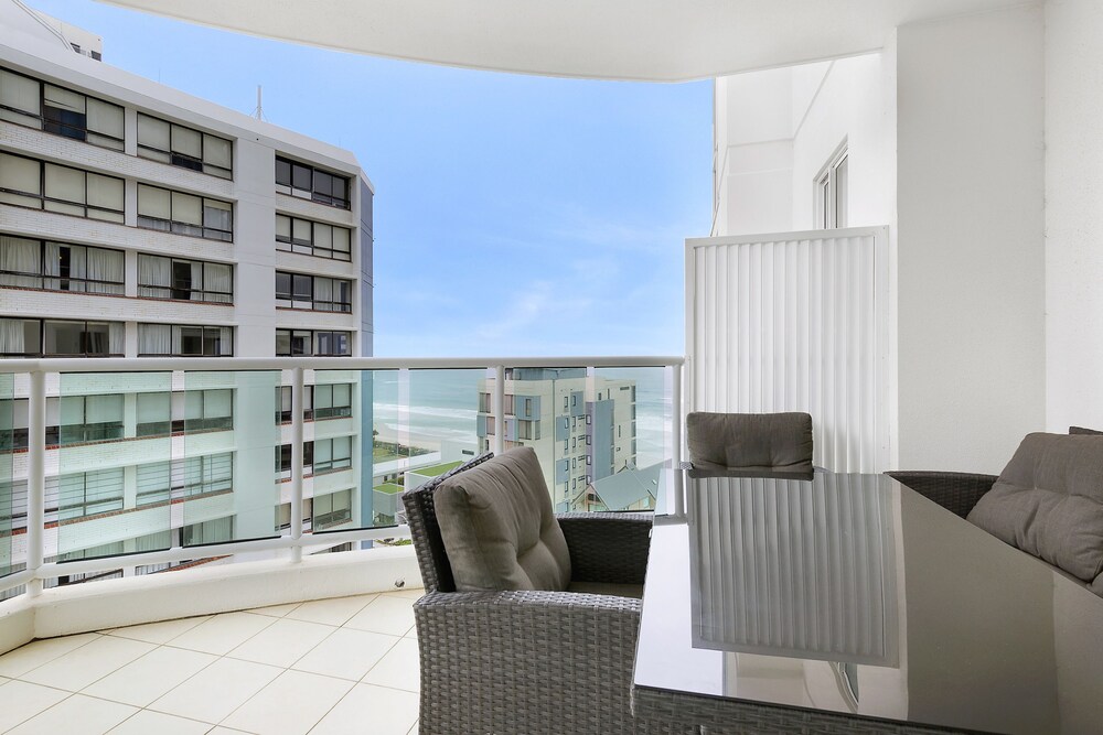 Pacific Views Resort 3/73