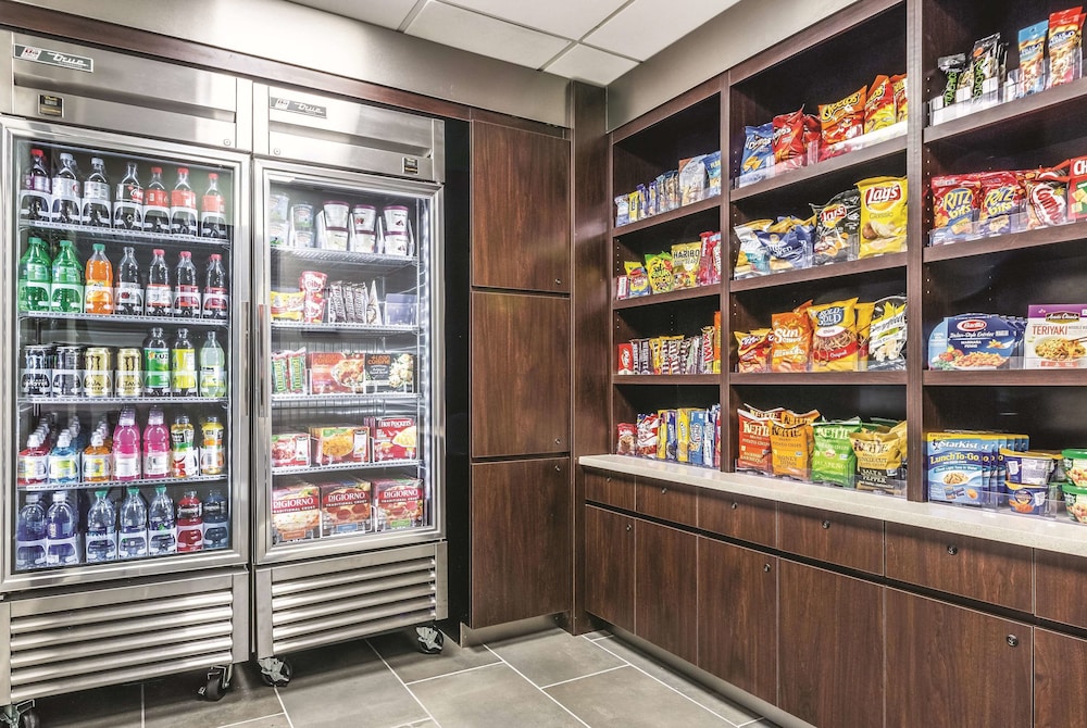 La Quinta Inn & Suites by Wyndham Alexandria Airport 31/48