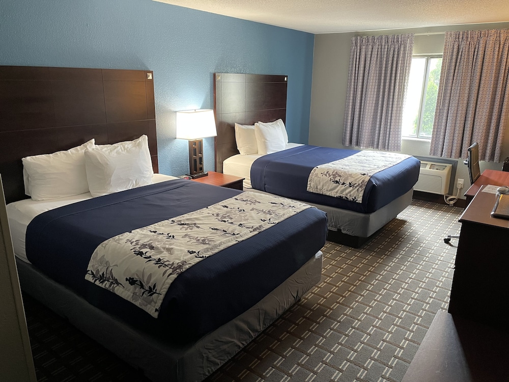 Economy Inn Suites Cedar Rapids 16/50