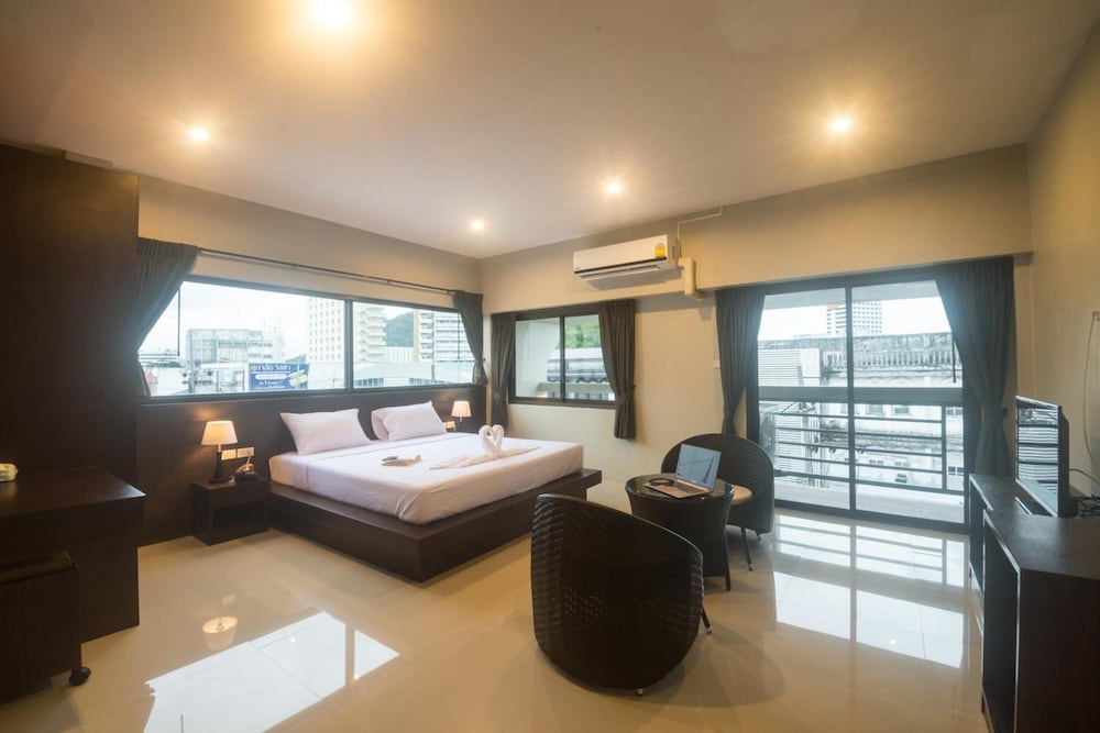 Green Leaf Hostel 8/40