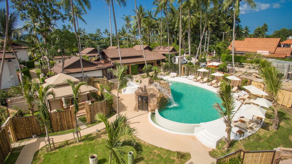 Khwan Beach Resort 65/71