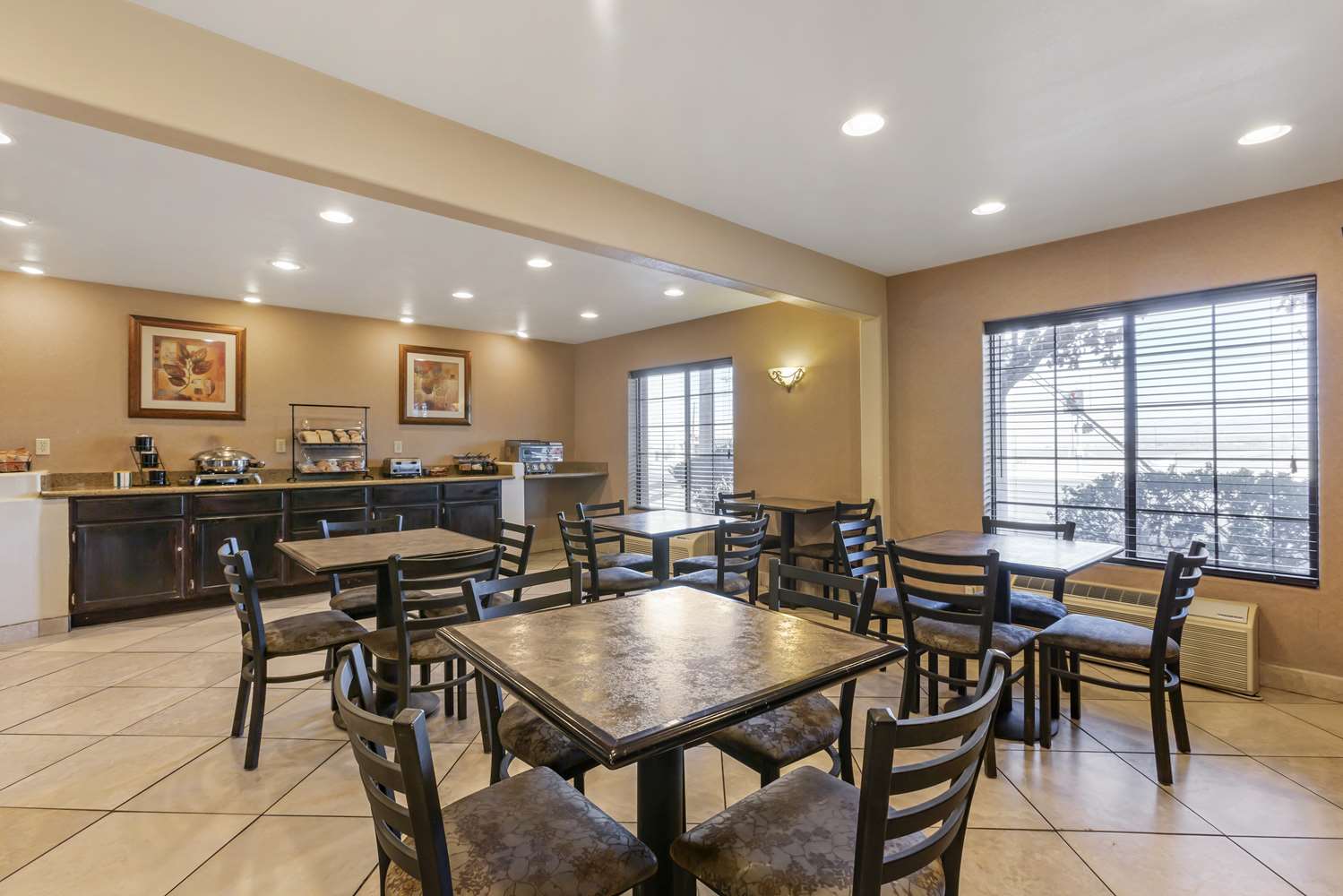 Best Western Desert Inn 8/11