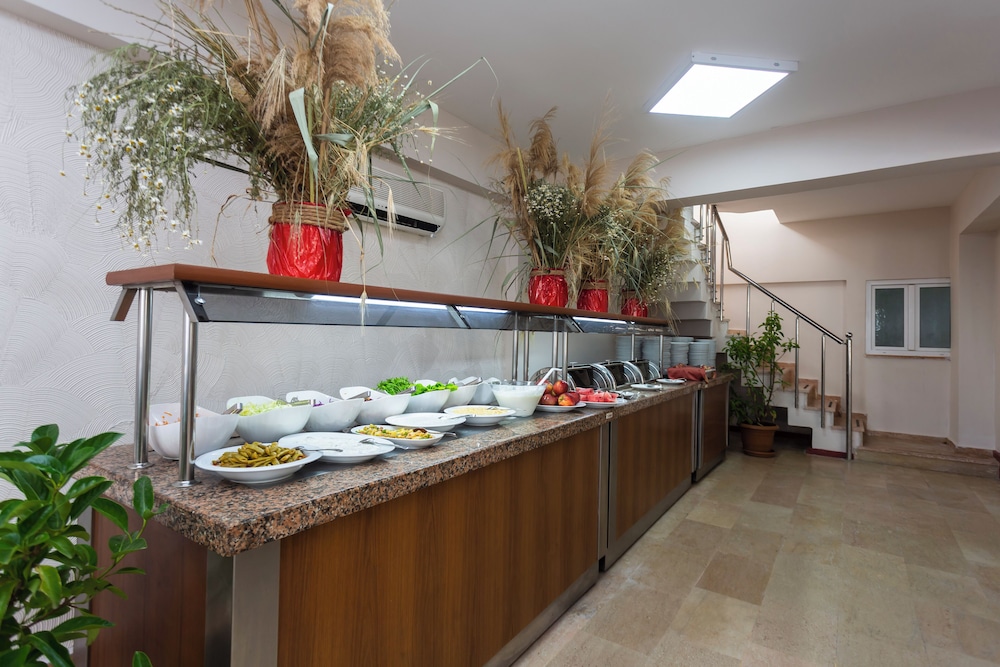 MAXSEA Beach Hotel 8/44