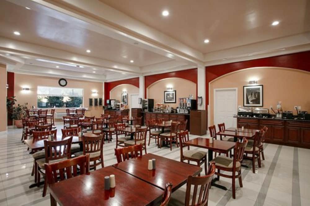 Best Western Plus Yosemite Way Station Motel 36/44