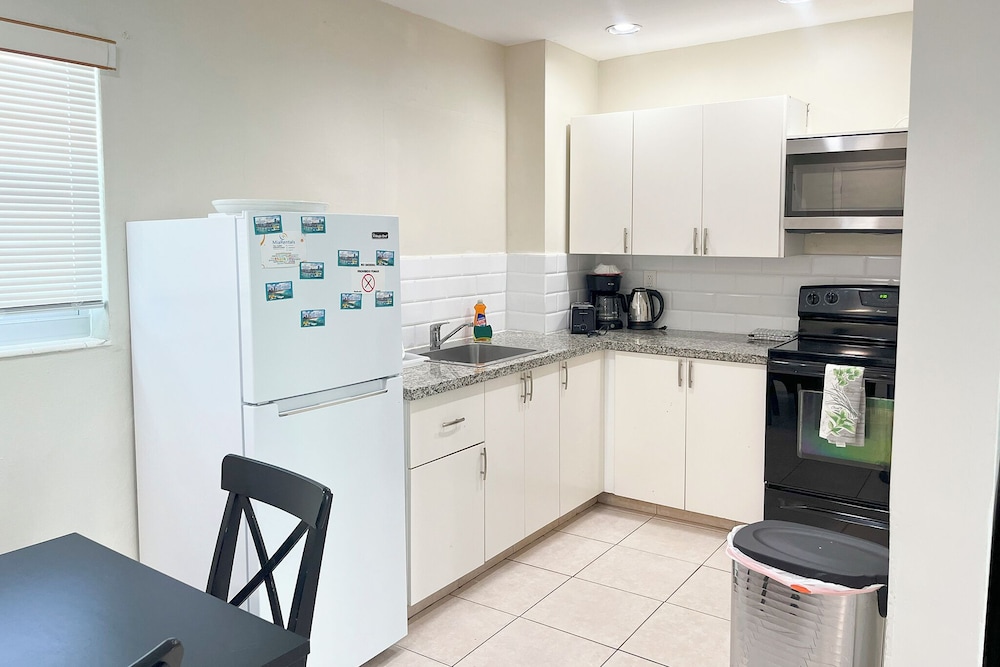 Sunny Isles Apartments 7/73