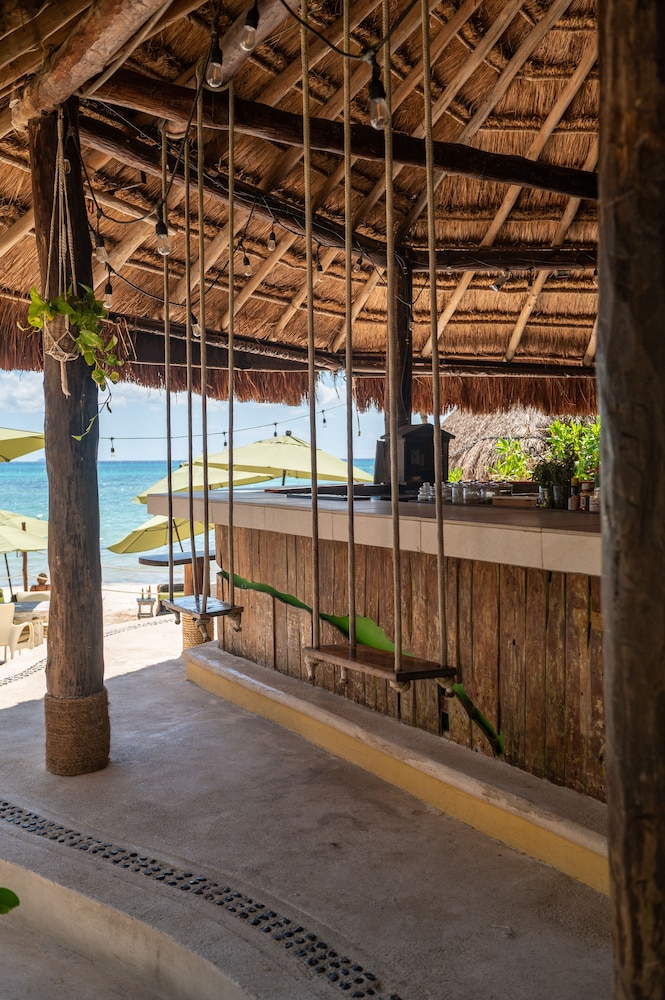 Hotel Colibri Beach 11/82