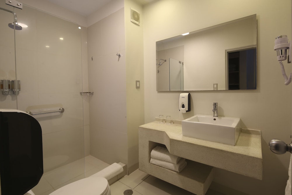 CASA ANDINA STANDARD PIURA 61/62