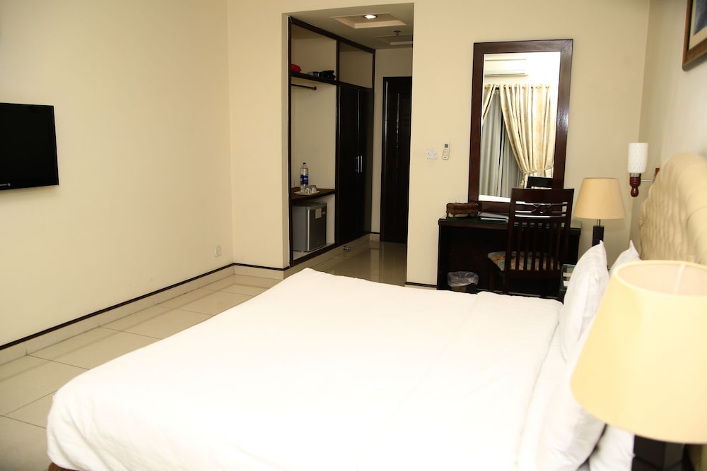 Hotel Javson Sialkot 34/60