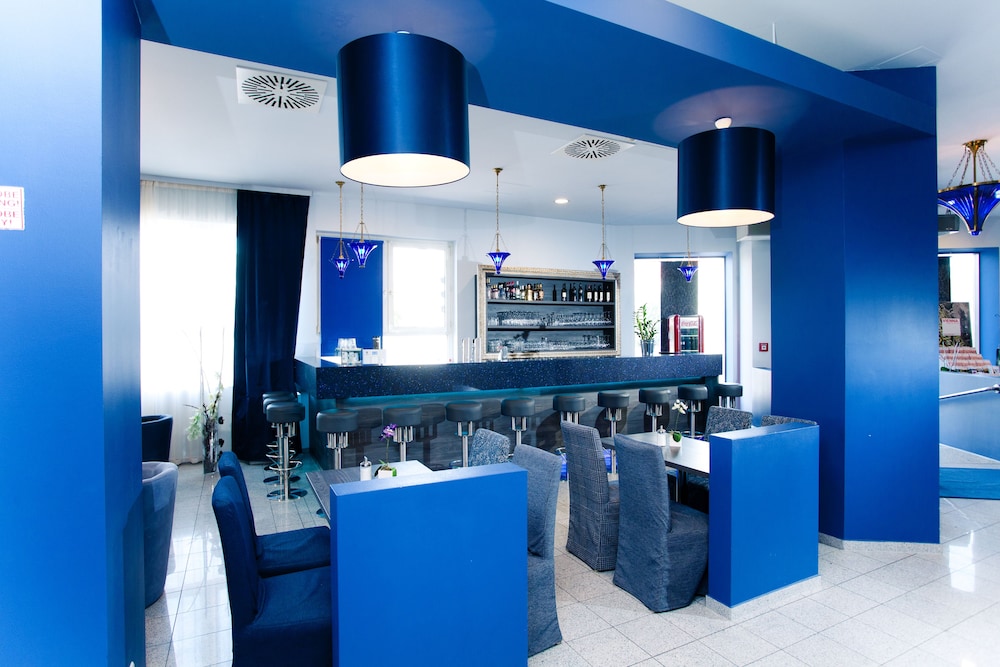 Lenas Donau Hotel 34/47