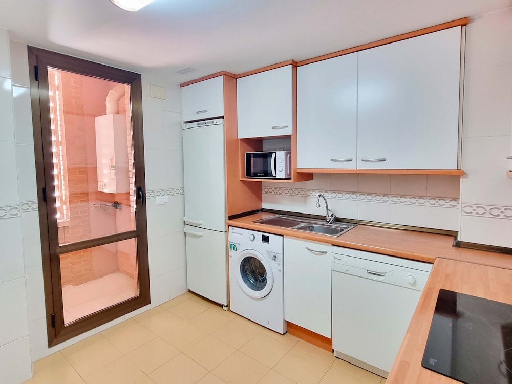 APARTAMENTOS EL PILAR 3000 32/34