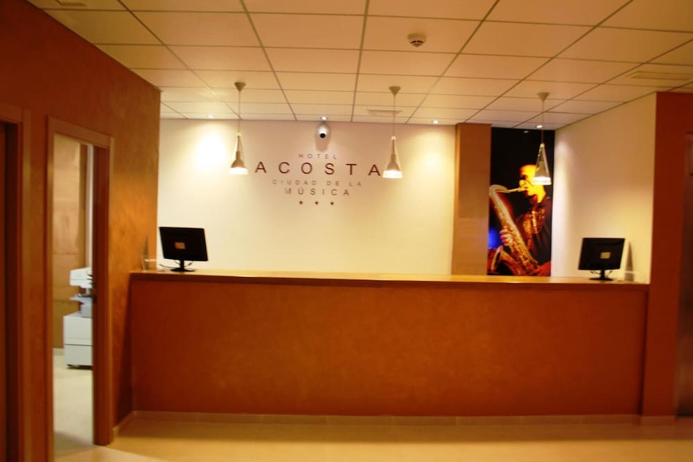 Acosta Ciudad de La Musica 3/27