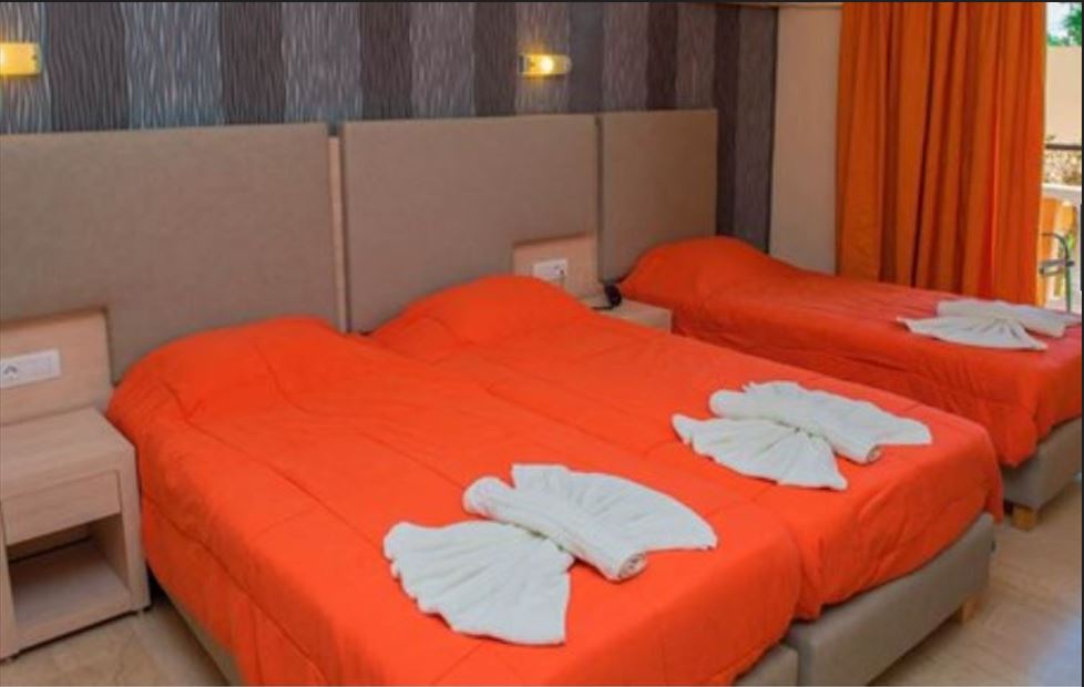 Triple Room - Pool - View