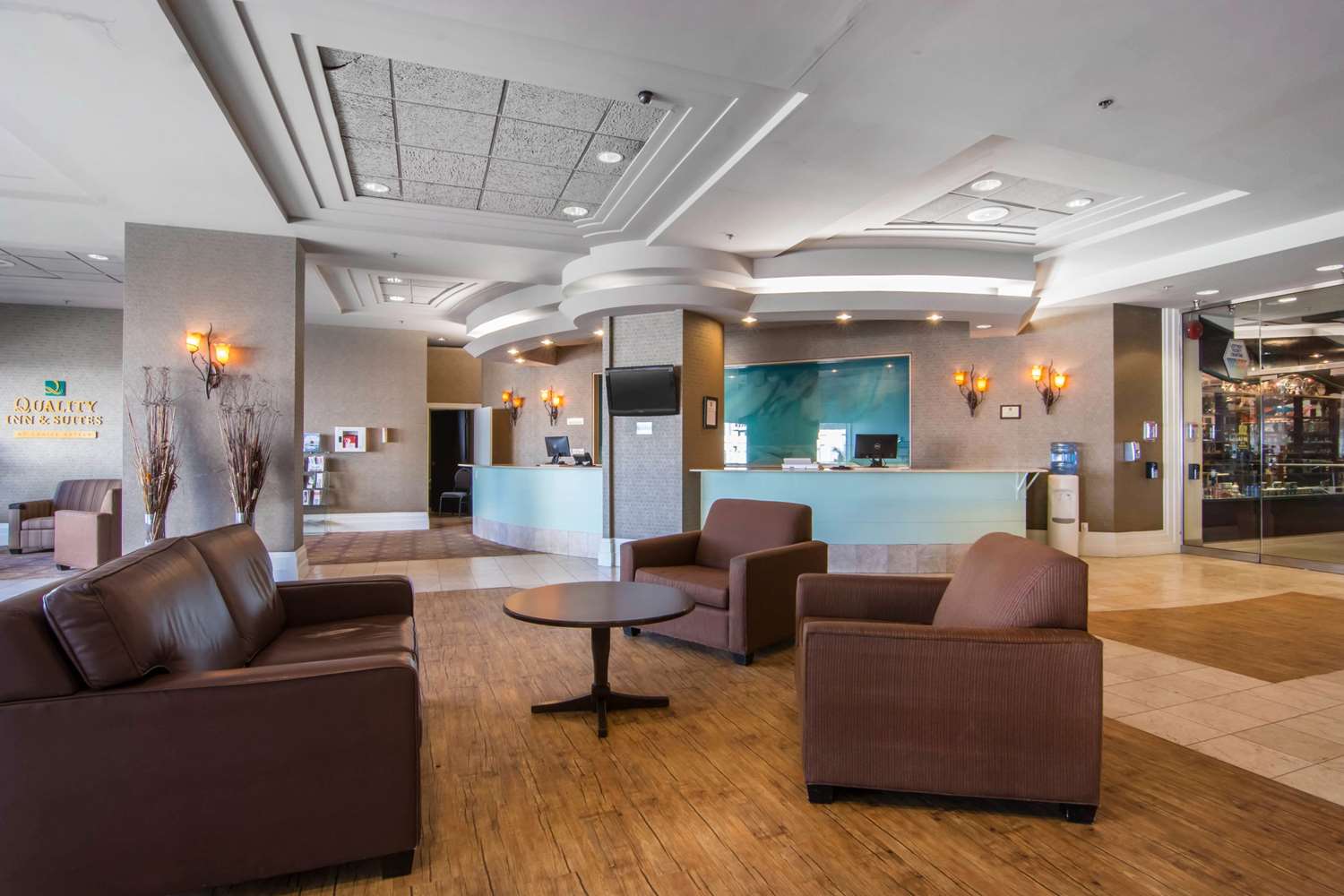 Quality Inn Suites Yellowknife 22/37